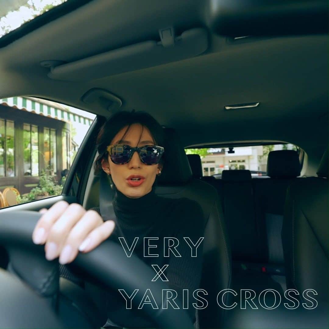のインスタグラム：「VERY×YARIS CROSSのスペシャル動画「ヤリスクロスとわたし」。 モデルの神山まりあさんに、車で聴いている音楽について聞いてきました！ カーライフで欠かせないのが、音楽ですよね。 VERY世代の私たちにとっては青春時代の象徴、SPEEDをまりあちゃんは聴いたり歌ったりしているそう。ついつい口ずさんじゃいますよね。 そして子連れのドライブだと、子ども向けの楽曲も必須！ 皆さんはどんな音楽を聴いていますか？ #VERY編集部 #VERYweb  #雑誌VERY  #神山まりあ #ヤリクロ #yariscross #withyc 車が気になる人はこちら @toyota_jp」