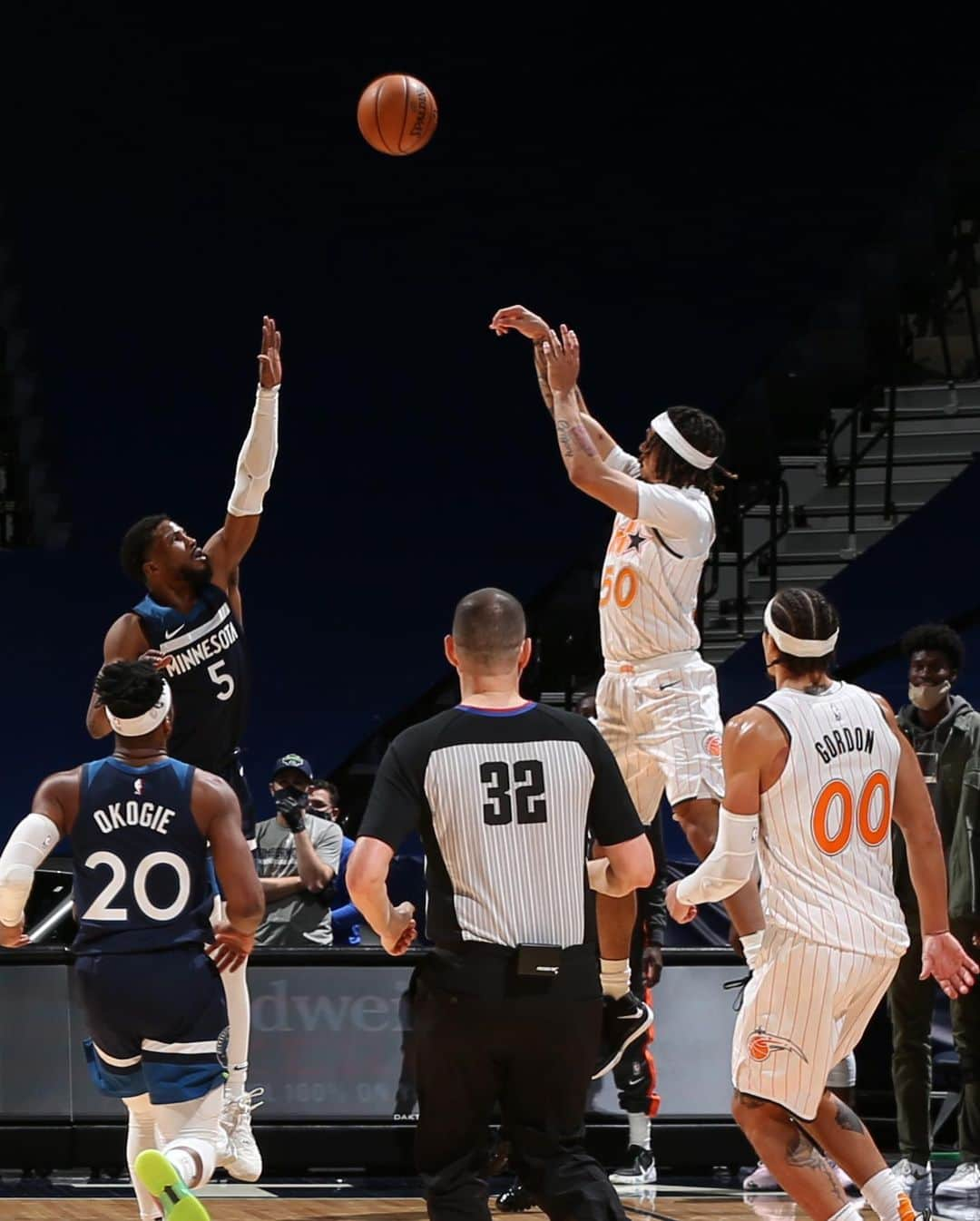 NBAさんのインスタグラム写真 - (NBAInstagram)「Cole Anthony. Game. Magic.  #TissotBuzzerBeater #ThisIsYourTime」1月21日 13時01分 - nba