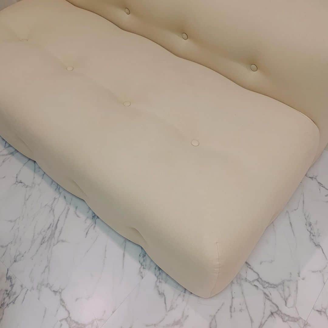 Tomomi Teradaのインスタグラム：「Salon Sofa♡」