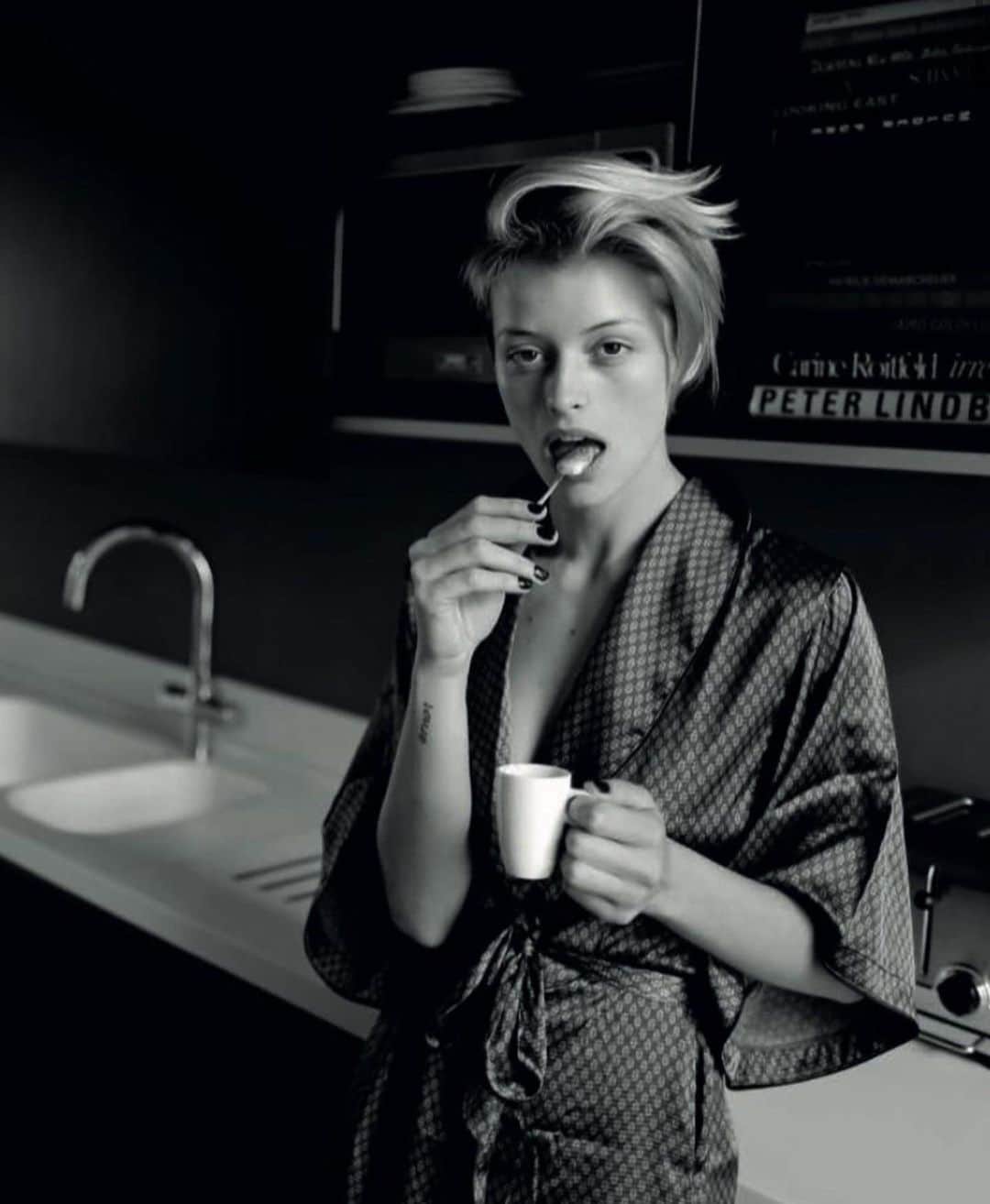 フラヴィア・ルチーニのインスタグラム：「Coffee ☕️ ?」