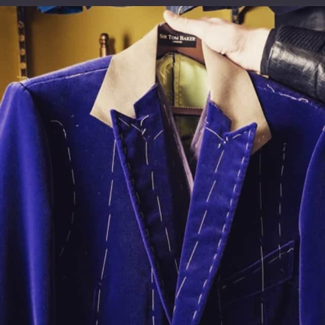 サー トム ベイカーのインスタグラム：「Bespoke. Velvet .」