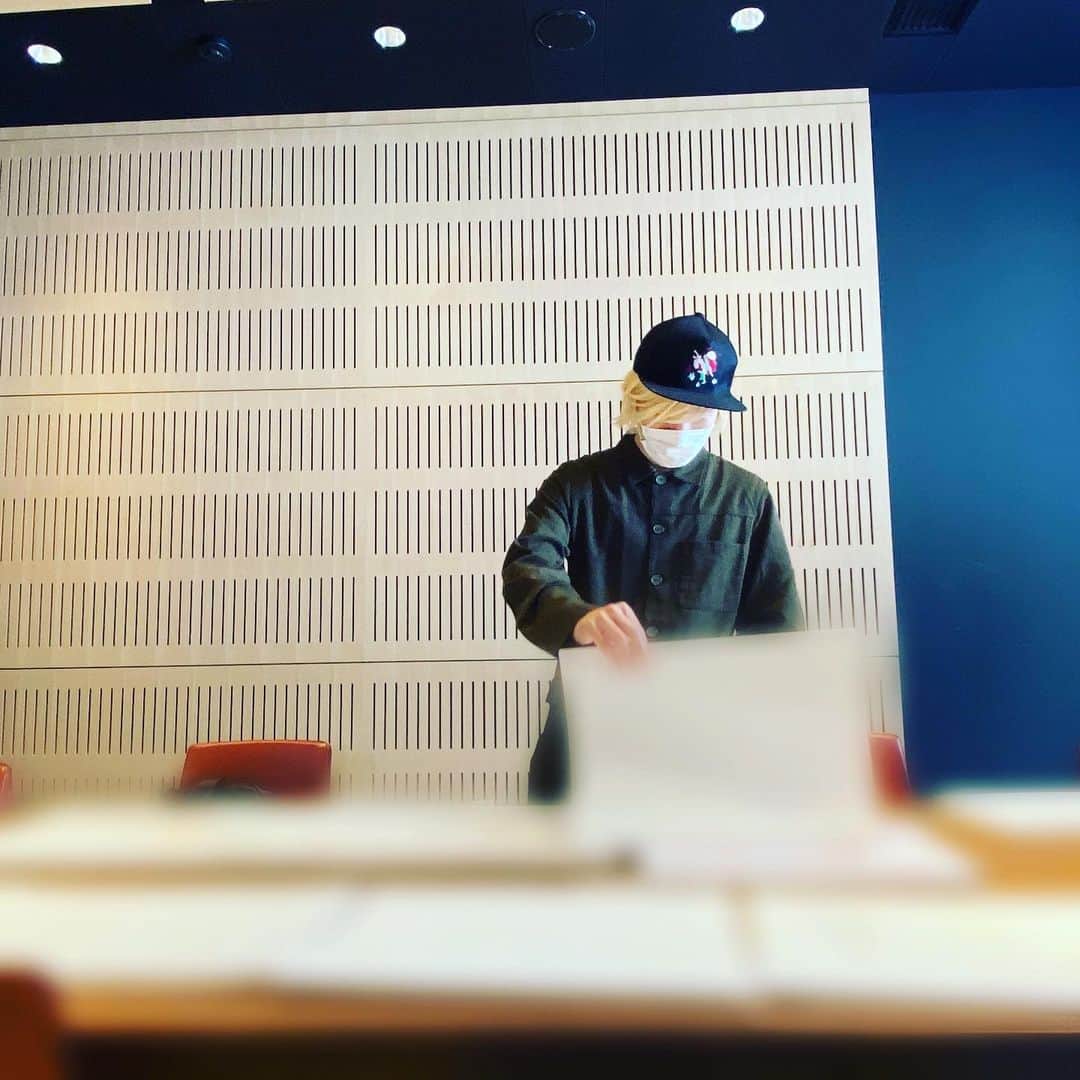 山田義孝のインスタグラム：「🌞🌞🌞 これまでフェスで子供達へ 読み聞かせてきたオリジナル紙芝居。 倉庫から掘り出してみました。 うん。。。。」