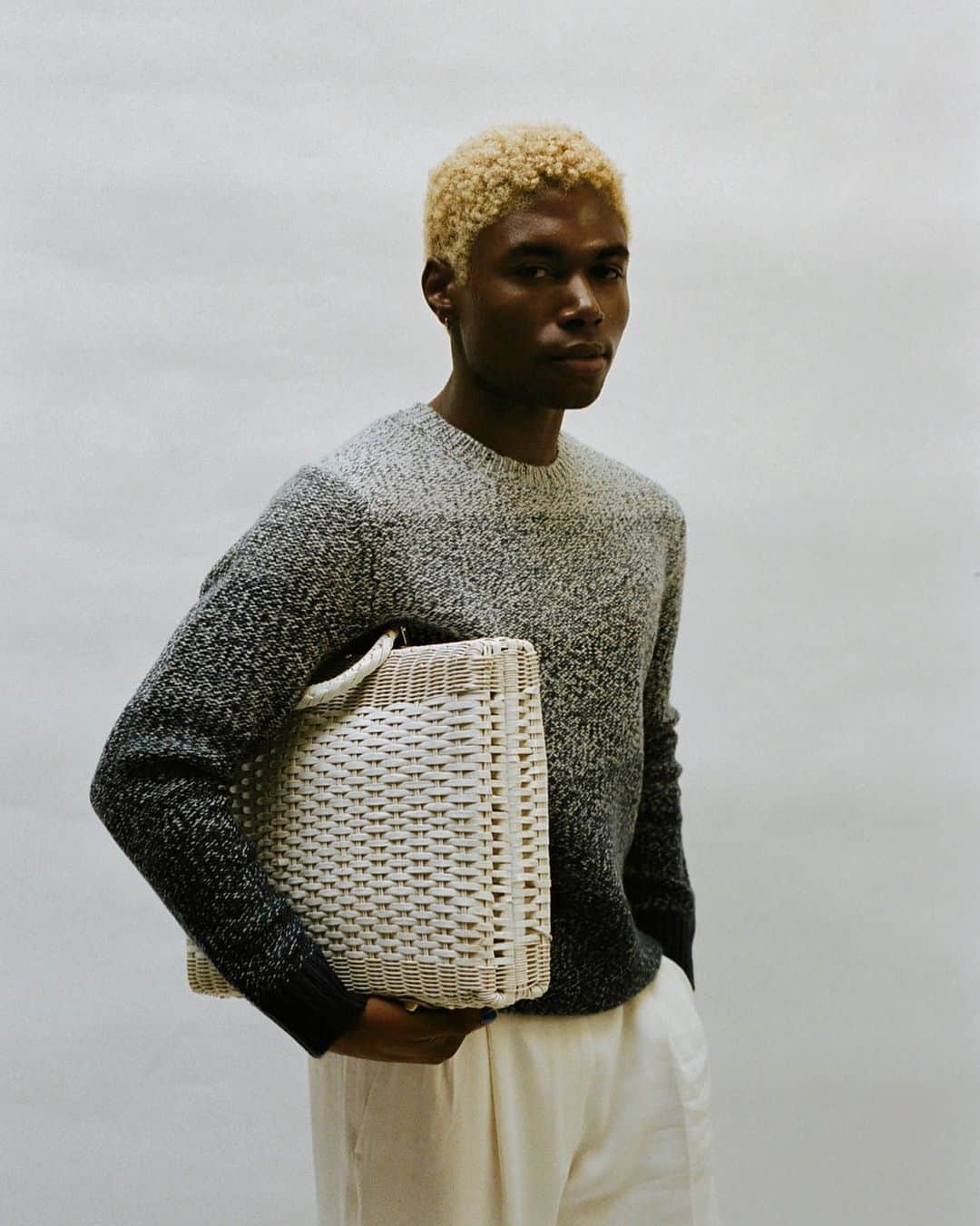 Club Monacoのインスタグラム：「The classic crewneck sweater, revisited in a gradient finish and 100% cashmere.」