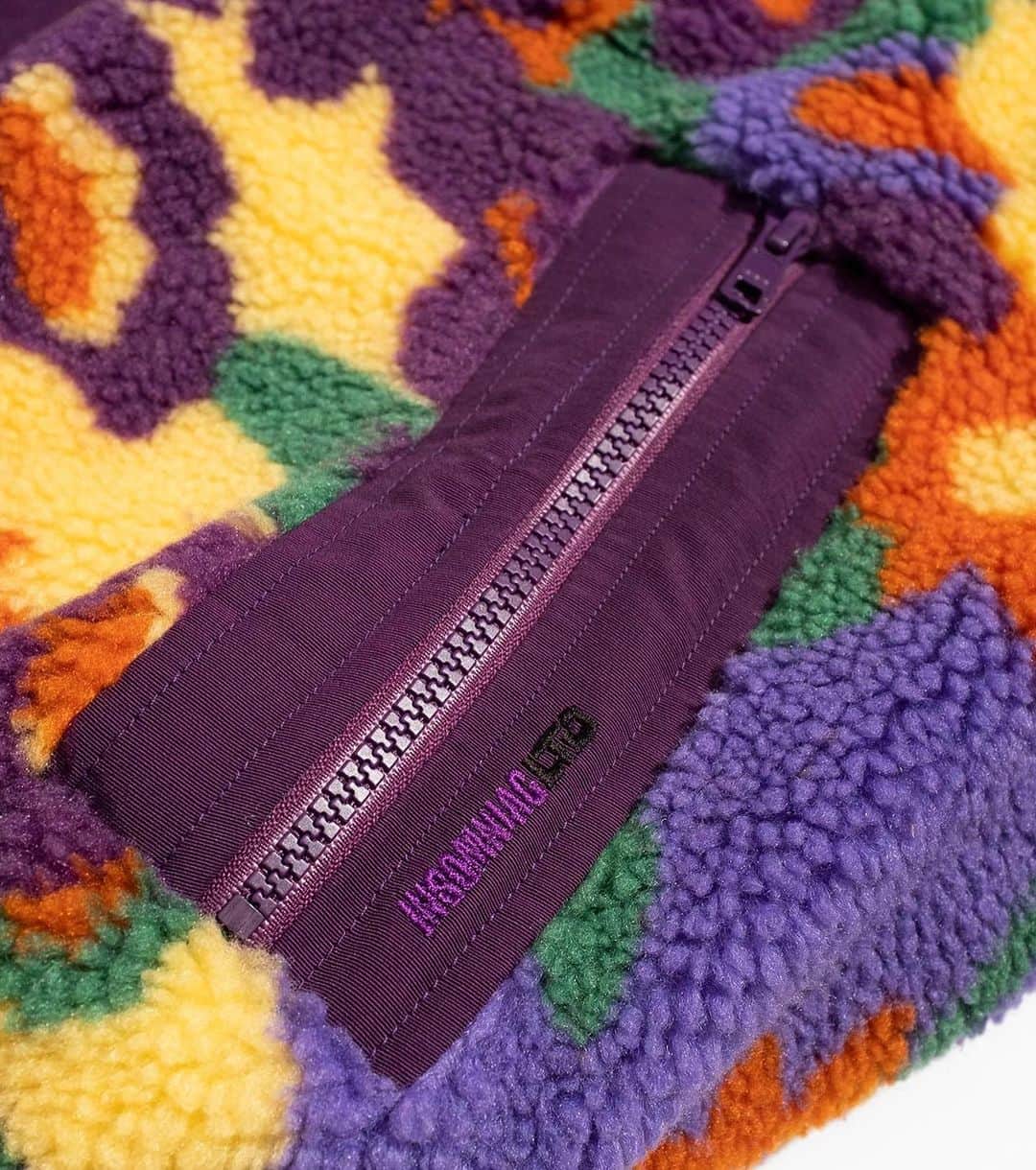 サキャスティックさんのインスタグラム写真 - (サキャスティックInstagram)「@insomniacltd WINTER   Floradelic Jacket Purple 480g custom jacquard knit sherpa, quilted nylon lining, molded zippers, cotton nylon panels, direct embroidery. Made in the USA.  Nrg L/S Tee Gold 6.5oz garment dyed preshrunk cotton T, silkscreen logos on front and back. Made in the USA.  Wizard Denim Black Overdyed 12oz bull denim, baggie fit, embroidered logo on back pocket. Made in the USA.  Vertigo Corduroy Pant Green Allover silkscreen & overdyed cotton corduroy, custom drawcords. Made in USA.」1月21日 23時11分 - paultbythesea