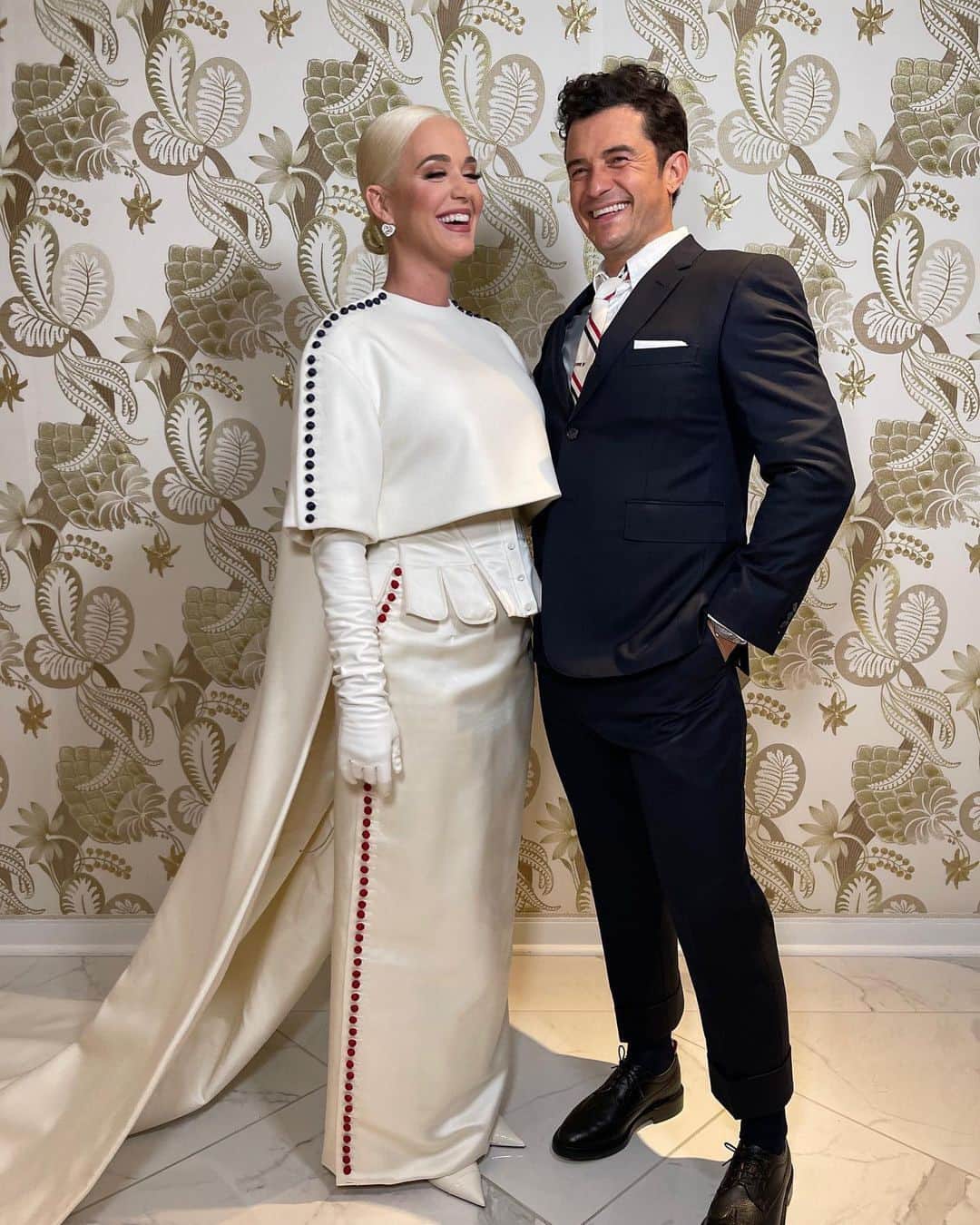 Vogueさんのインスタグラム写真 - (VogueInstagram)「As the final performer at the Celebrating America concert in honor of President @JoeBiden, @KatyPerry knew she had to pull out all the stops. Her minimalist separates from @thombrowne elevated the evening’s style quotient while showcasing a new side of her look. Tap the link in our bio for all details.」1月21日 23時36分 - voguemagazine