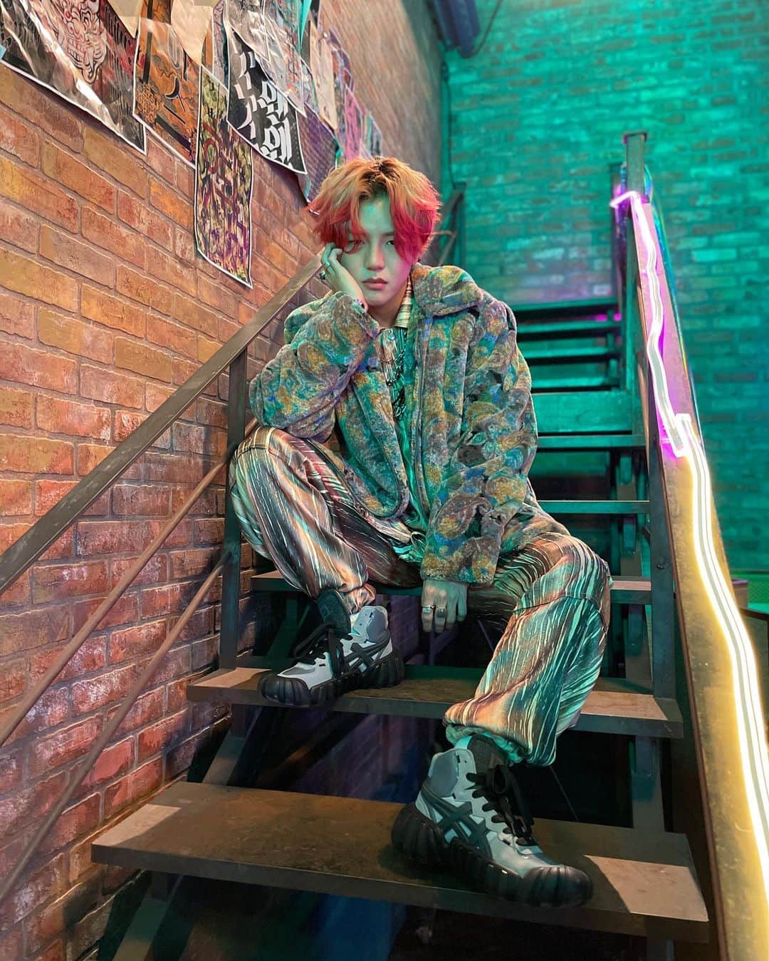 Onitsuka Tigerさんのインスタグラム写真 - (Onitsuka TigerInstagram)「@official_a.c.e7 in "Fav Boyz", the latest music video, along with P-TRAINER PRZM and DENTIGRE LS/LL.  #ACE #에이스 #FavBoyz #OnitsukaTiger @official_a.c.e7」1月22日 0時04分 - onitsukatigerofficial