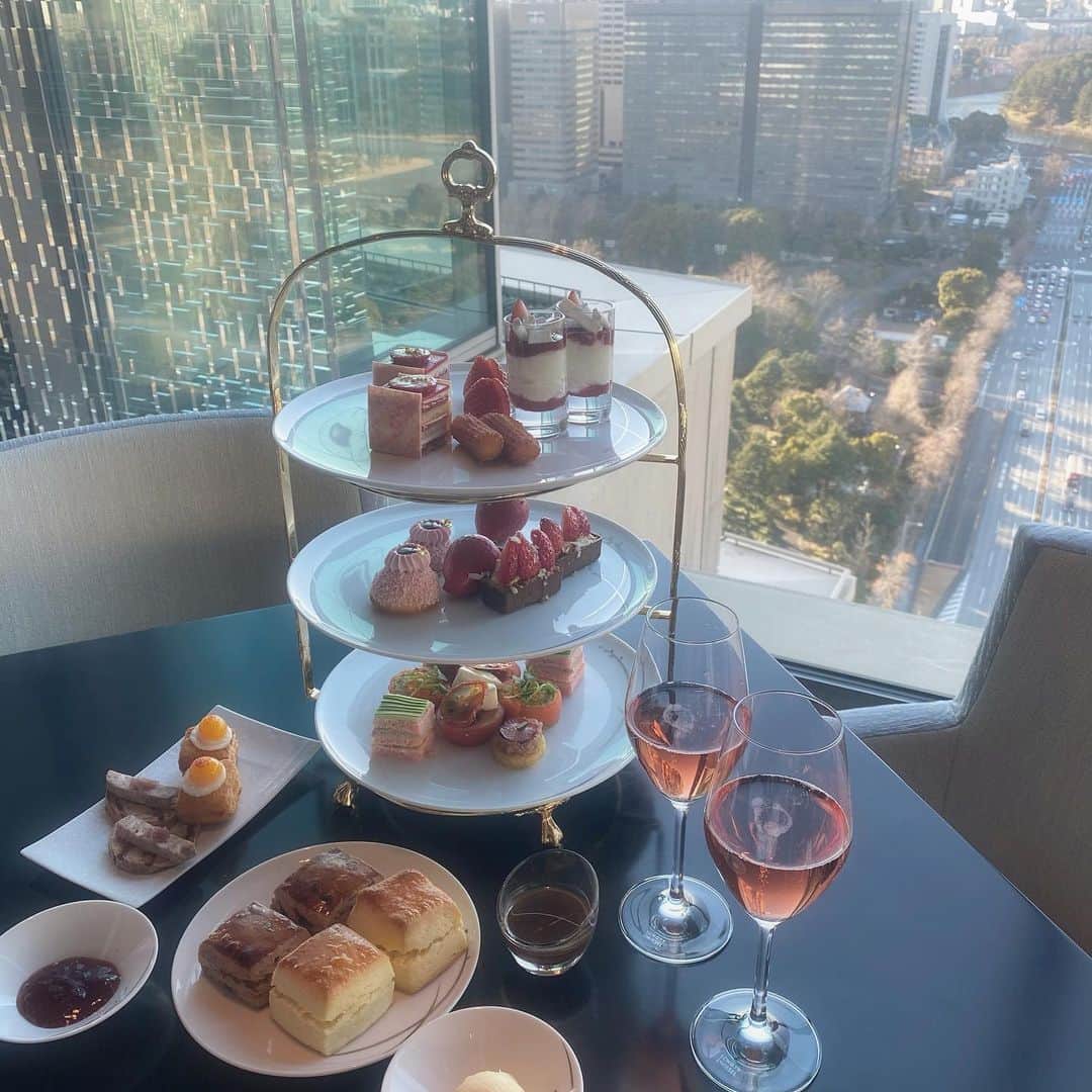 のインスタグラム：「🍓 𝐴𝑓𝑡𝑒𝑟𝑛𝑜𝑜𝑛 𝑇𝑒𝑎」