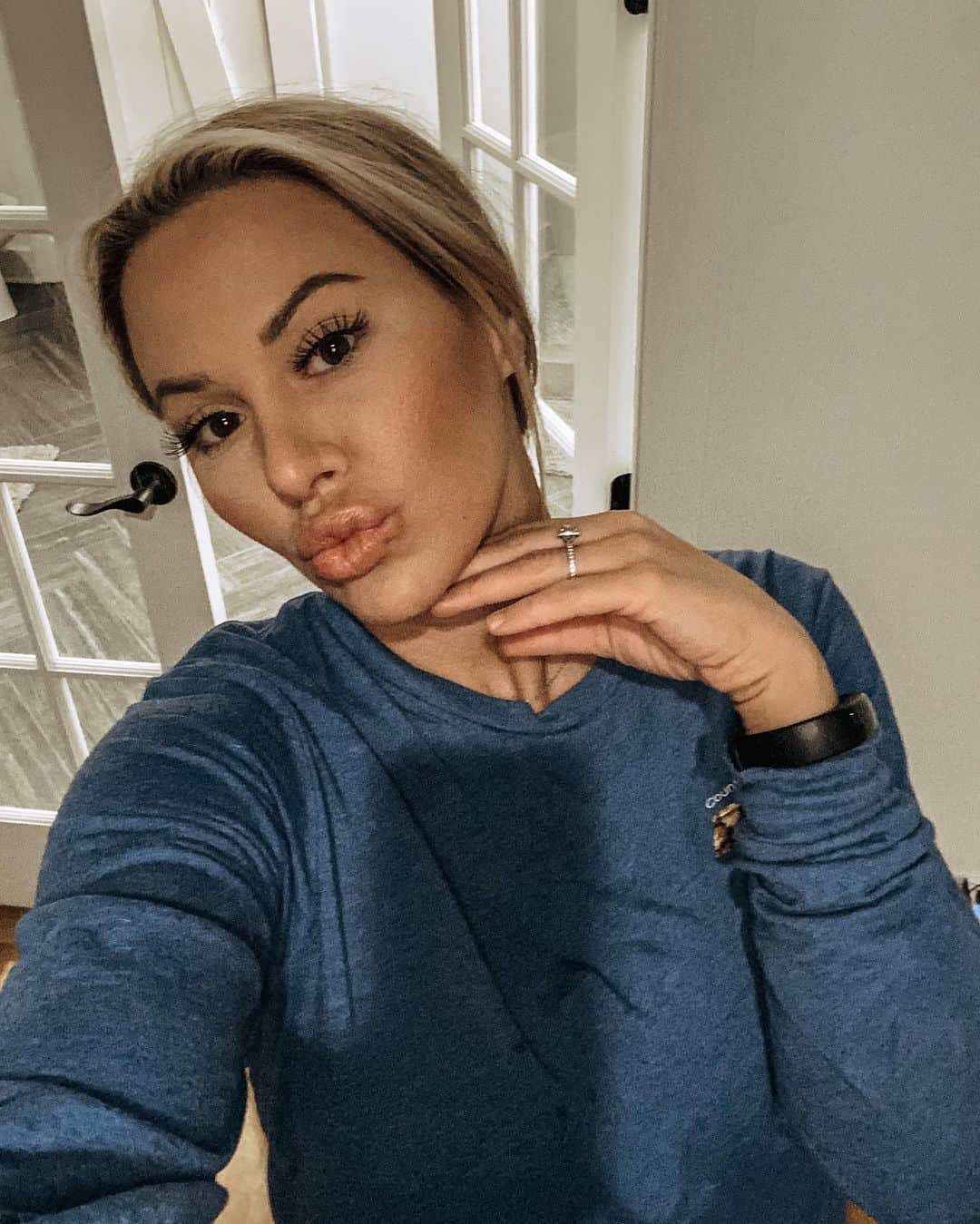 Kindly Myersのインスタグラム：「Goodnight y’all」