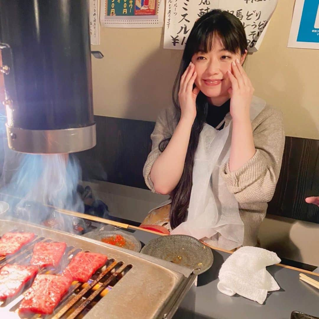 小田飛鳥さんのインスタグラム写真 - (小田飛鳥Instagram)「美味しい時の顔☺︎ 小さい頃からあんまり変わってない😚 #食べるの大好き #肉食女子 #美味しいお顔」1月21日 15時47分 - asuka_oda_0320