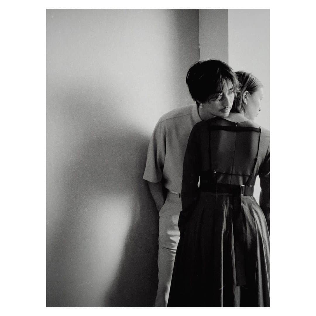 ロビンのインスタグラム：「Thank you for an amazing shooting today @mimi33_official   was a highly enjoyable experience.  どんな写真になってるか楽しみ  And @takuma_iwasaki のiPhone のカメラスキルすごい…笑」