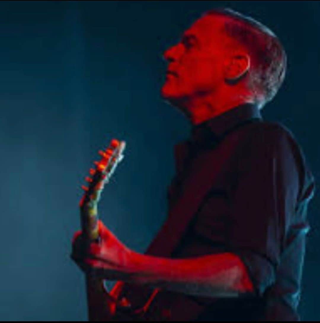 ブライアン・アダムスのインスタグラム：「Somewhere #bryanadamslive」