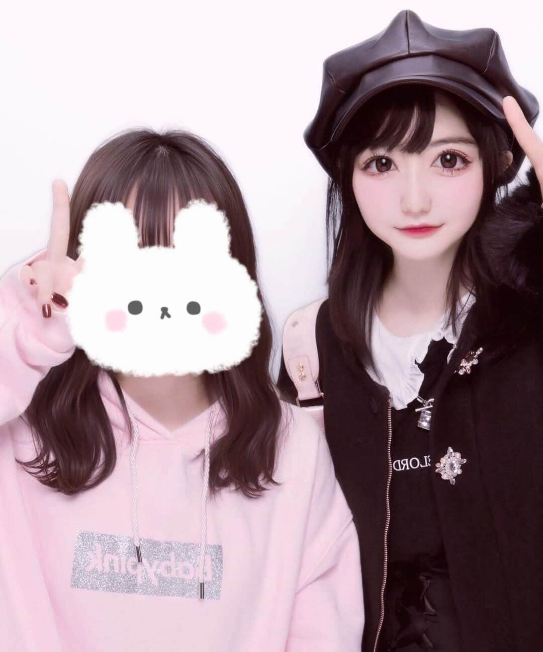 加藤咲希のインスタグラム：「ぷりくらんぬ。 . 機種はきゃんすたです。 . . 横にいるのはゴリラプリンセスちゃんです。最近はプリンセス9割です。私の数少ないお友達の1人です。またあそぼうね₍ ᐢ. ̫ .ᐢ ₎ . . . . #加藤咲希 #かとぅ #かとっこ🐱🌸 #ぷりんと倶楽部 #プリント倶楽部 #ぷりくら #プリクラ #きゃんすた #キャンスタ #量産型 #量産型女子 #地雷女 #地雷系女子 #地雷 #ジラジョ #jkブランド #jk #jkの素敵な思い出 #jk1 #05 #05line #04line #04 #地雷少女」