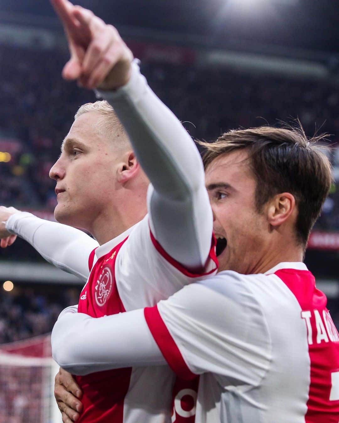 アヤックス・アムステルダムさんのインスタグラム写真 - (アヤックス・アムステルダムInstagram)「#OnThisDay in 2018: @Tagliafico3 made his Ajax debut. He’s a fan favourite ever since... ❤️」1月21日 17時02分 - afcajax