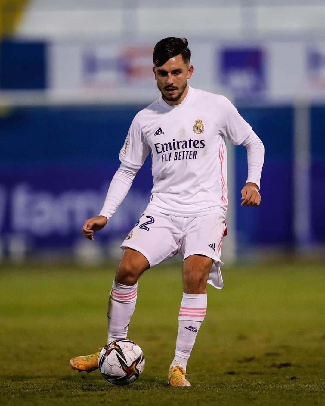 レアル・マドリードさんのインスタグラム写真 - (レアル・マドリードInstagram)「1️⃣⚽ @RealMadrid debuts 👉 🇺🇦 @Lunin_Andrey 🇪🇸 @VictorChust5 #RMCopa • #HalaMadrid」1月21日 17時28分 - realmadrid