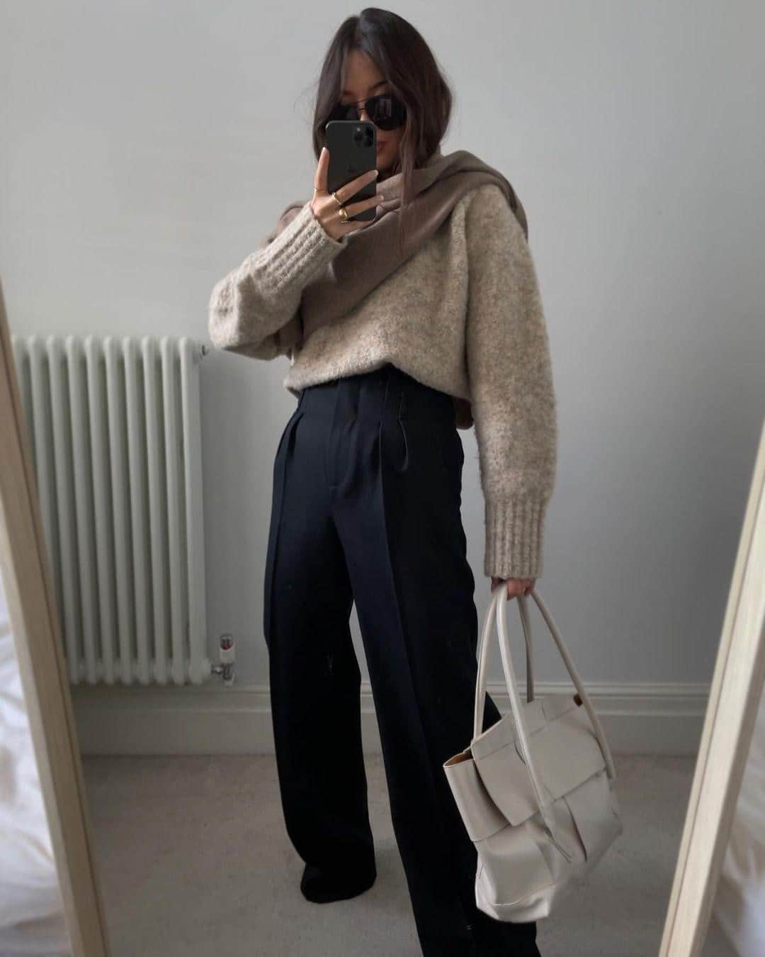 フレンチコネクションのインスタグラム：「Today's outfit if we were leaving the house, as seen on @vanessarosemai 📷🖤  #FrenchConnection #MyFC」