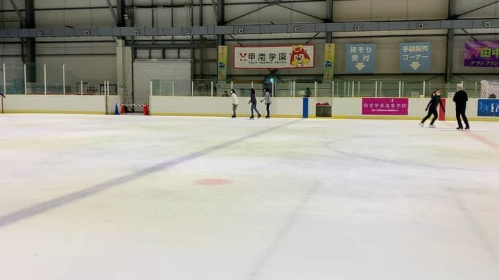 澤田亜紀のインスタグラム：「2Aチャレンジ🎉 (アンダーかqか……) お手本がみたいと言われ、身体張りました。笑 身体が動くうちはお手本を見せていくスタンスですが、そろそろ限界が…… #ライバルは生徒 #2021初 #2Aチャレンジ #遠心力はんぱない  #首痛いなう #笑」