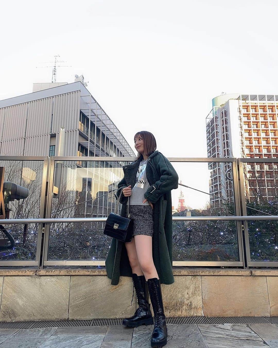 のインスタグラム：「. 久しぶりの全身コーデ📸 ロングブーツを手に入れたので コーデ組むの楽しい〜 coat： @jouetie_official  tops： @zara pants： @zara  shoes：@zara bag： @zara  #りかりこ #ファッション #コーデ #メイク #ロングブーツ #冬コーデ #おん眉 #fashion #cordinate #ootd #make #instapic」