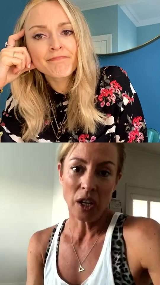 ファーン・コットンのインスタグラム：「Live from Australia on a hot, balmy evening we chatted about life in all its hugeness. Sarah only talks BIG and today was no exception. Sarah’s brain works in the most expansive, connective and beautiful way and I loved seeing how those of you watching live got so much from her today. We all have ‘the itch’ and most of us want to do something about it. Most of us know that we’re going against our moral compass and are constantly reaching for distractions instead of doing anything about it. In this talk Sarah explains how we can start to take action and get comfy with discomfort. Soul saving stuff ♥️」