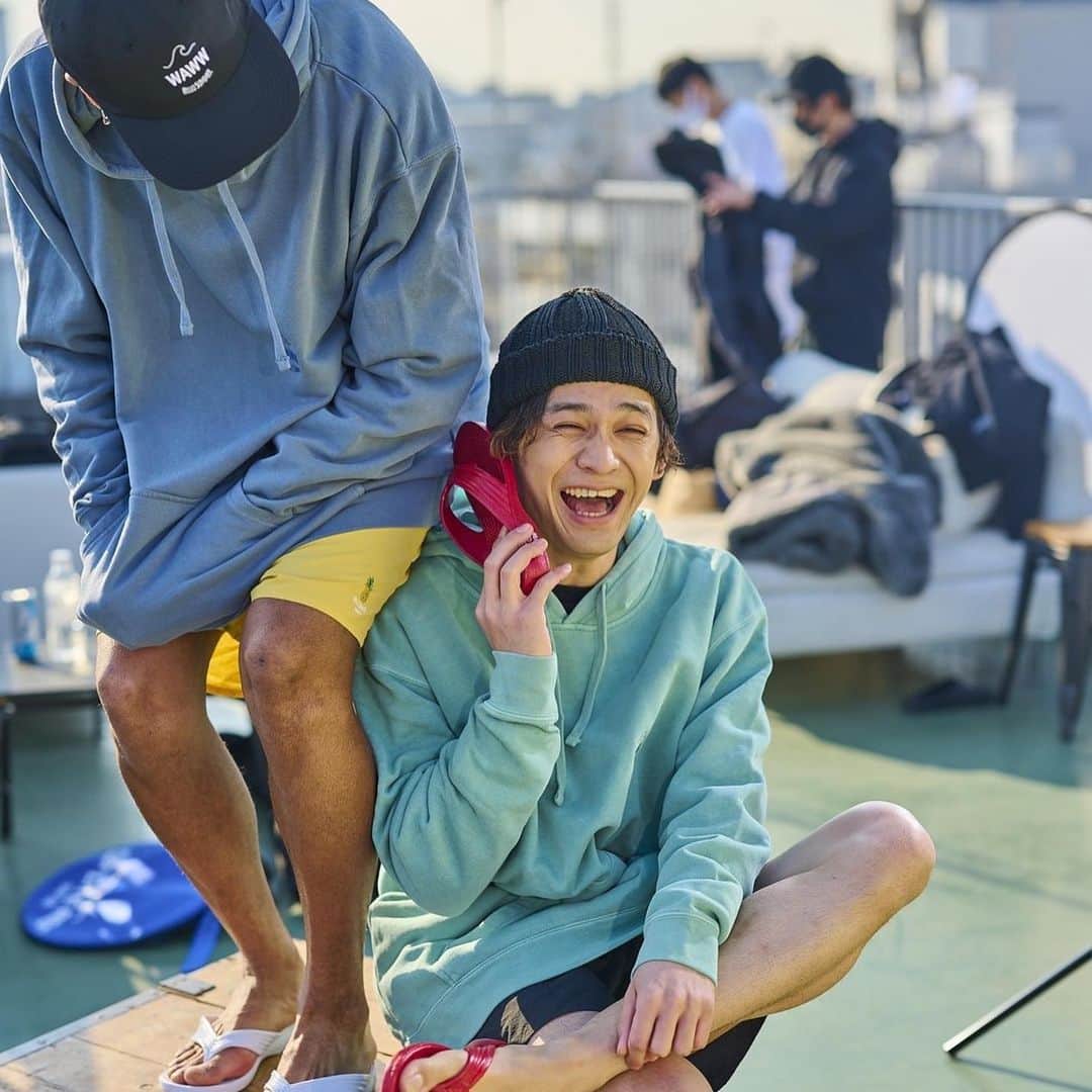 小堺大輔さんのインスタグラム写真 - (小堺大輔Instagram)「. WAWW LOUNGEの屋上でいつものメンツでワイワイと撮影。 天気にも恵まれて良いのも撮れて楽しい会でした。  昼間天気がいいと外が気持ちいいね〜。パリッとしてて身がしまる！外でましょ！  お疲れっした！ ありがとうございました。  Brand: @waww_tokyo  Camera man @itagra  Model: @hiro_ice_baby  @jinuchida.bonds @ruby_adms  Hair make @19hitomi91  Staff @moistjun @takitochi1   #waww #wawwtokyo」1月21日 17時54分 - daisuke_kosakai