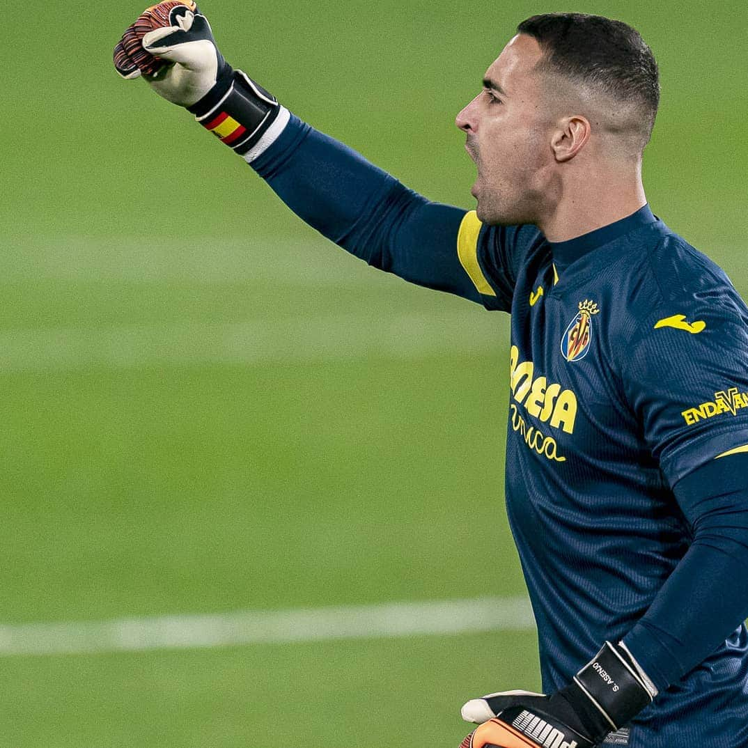 セルヒオ・アセンホ・アンドレスのインスタグラム：「¡JUNTOS a por una gran segunda vuelta! @villarrealcf 💛💛💛」