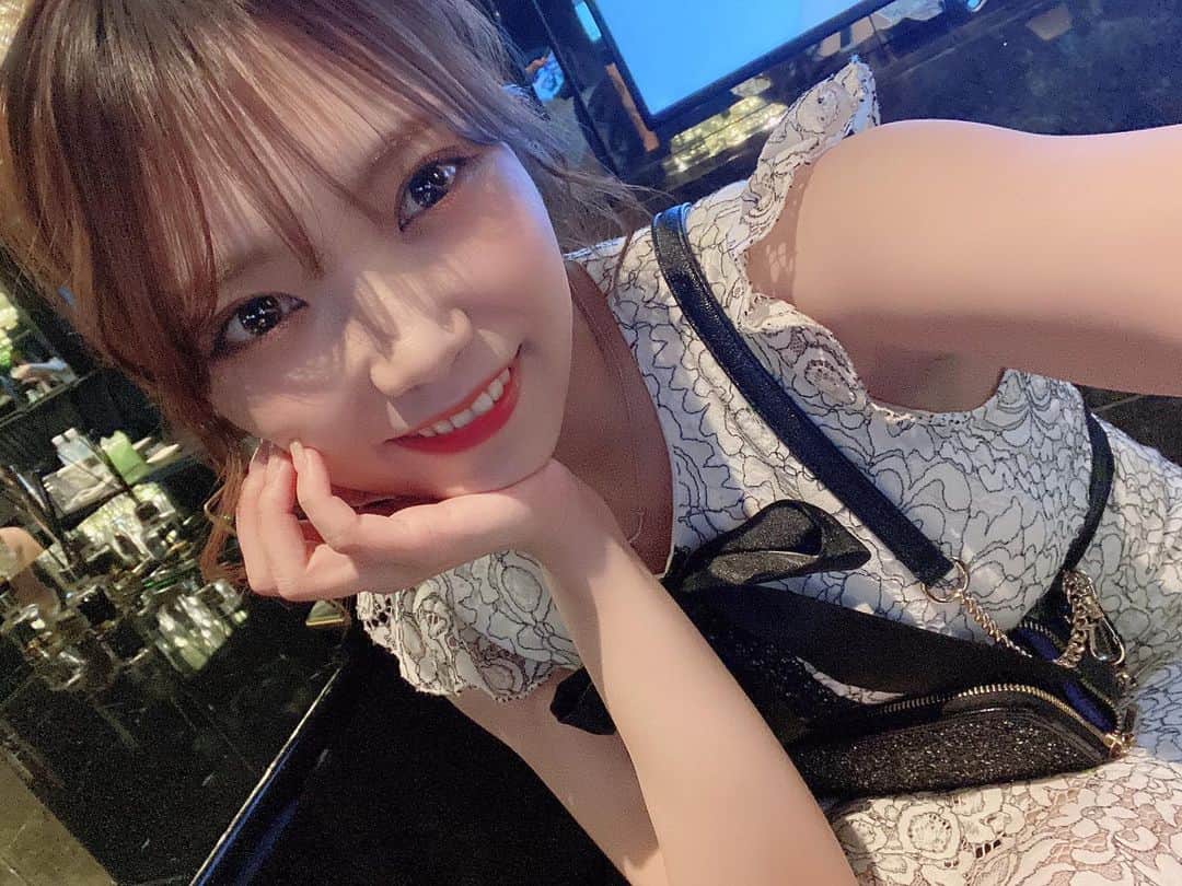 霜月芽衣のインスタグラム：「昨日たくさん休めて嬉しかった🥰  今日は9時にお店います(﹡ˆᴗˆ﹡)   1月もあと少し、遊びに来れる方はお願いします👗」