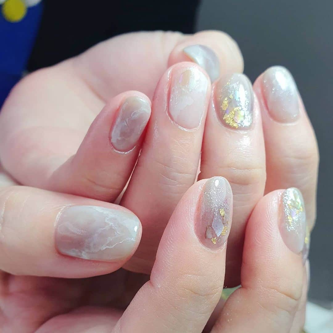 Yingのインスタグラム：「I used PREGEL MUSE S341, PREGEL Pale Natural, Pale Marron, White, Base White and PREMDOLL Sugar Platinum. Items can be purchased at @nailwonderlandsg 🤗 .   . 🛒 www.nailwonderland.com⁣⁣ 📍20A Penhas Road, Singapore 208184⁣⁣ (5 minutes walk from Lavender MRT)⁣⁣ .  I am currently only able to take bookings from my existing pool of customers. If I have slots available for new customers, I will post them on my IG stories. Thank you to everyone who likes my work 🙏 if you need your nails done, please consider booking other artists at @thenailartelier instead ❤  #ネイルデザイン  #ネイルアート #ネイル #ジェルネイル #nailart #네일아트 #pregel #プリジェル #nails #gelnails #sgnails」