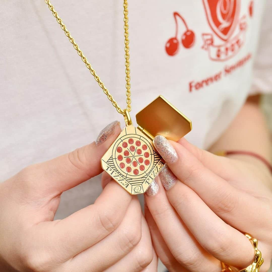 キューポットさんのインスタグラム写真 - (キューポットInstagram)「Dear Foodies...🍕🍴🌟  Q-pot. original pizza deliver for you!　  Have a fun time with these delicious accessories❤️  #qpot #qpotjapan #キューポット #pizza #foodie #food #sweetsaccessory #foodaccessory #qpotbracelet #qpotring #qpotnecklace #qpotnecklaces #qpotrings #qpotearring」1月21日 18時20分 - press_qpot_international