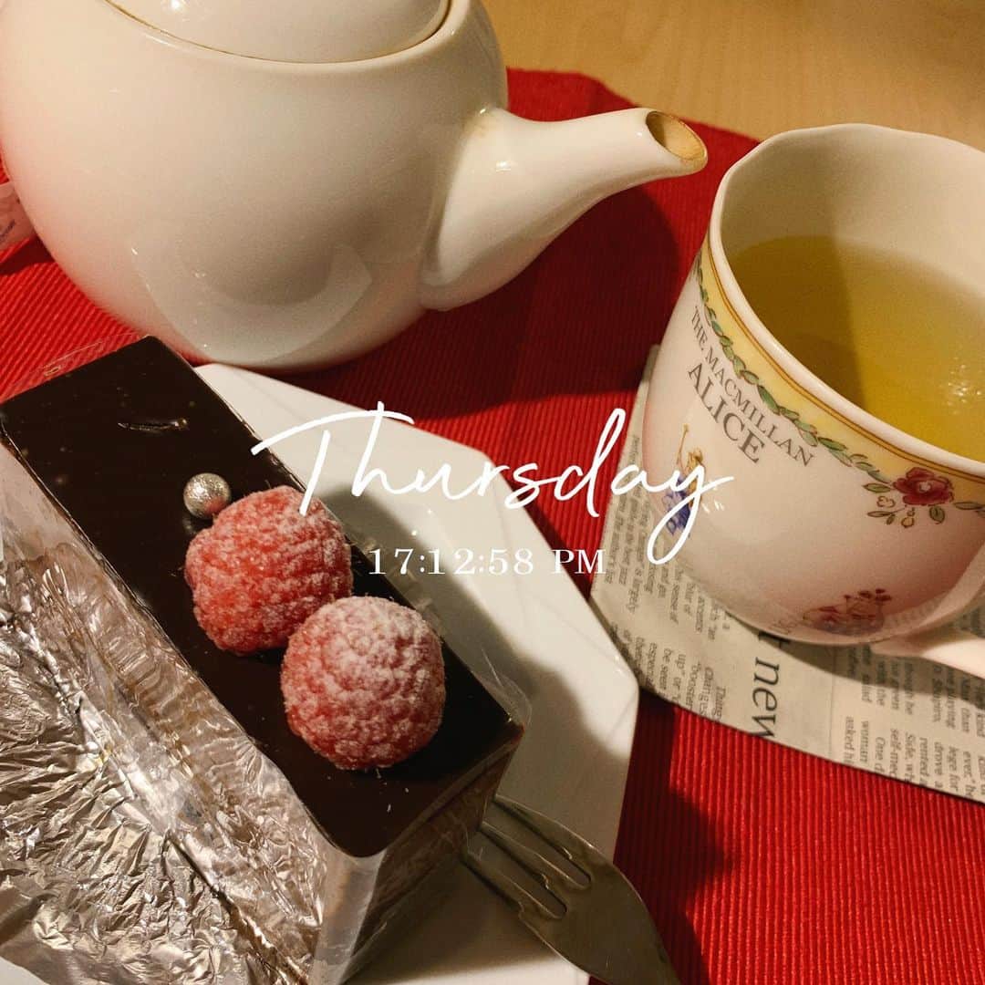 のインスタグラム：「. 幸。 . . #ご褒美　#おうち時間　#ケーキ  #🍰」