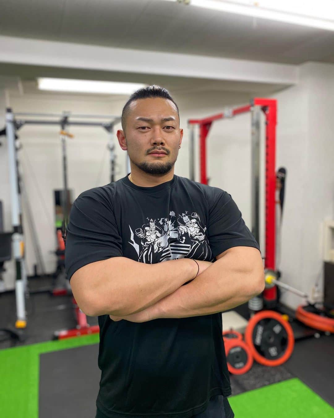 のインスタグラム：「高村塾新作Tシャツ‼️  これを着て君もmuscleしよう。 問い合わせは👕 @boice_gym   #高村塾 #新作 #Tシャツ #鍛えようぜ」