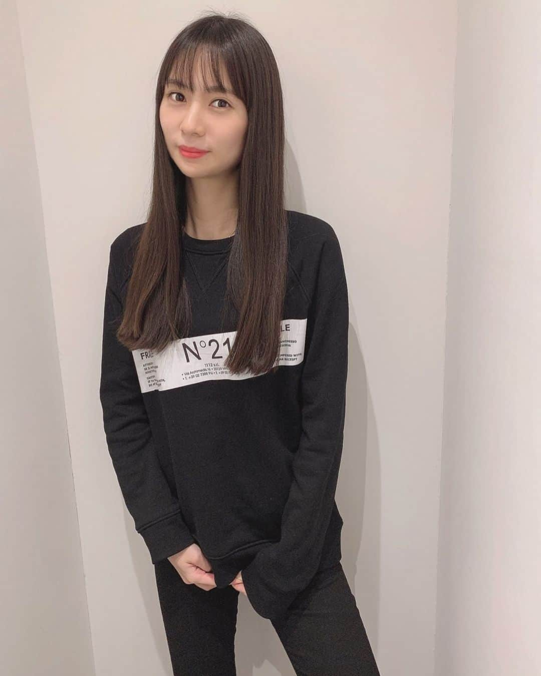 高瀬友規奈さんのインスタグラム写真 - (高瀬友規奈Instagram)「The fact that one hair stylist has been treating my hair for so long. Since I was 15.  ・ ・ ・ 15歳の時からずっと私の髪を扱ってもらっている美容師さんのもとへ里帰り。 #blacklonghair」1月21日 18時31分 - yukina_731