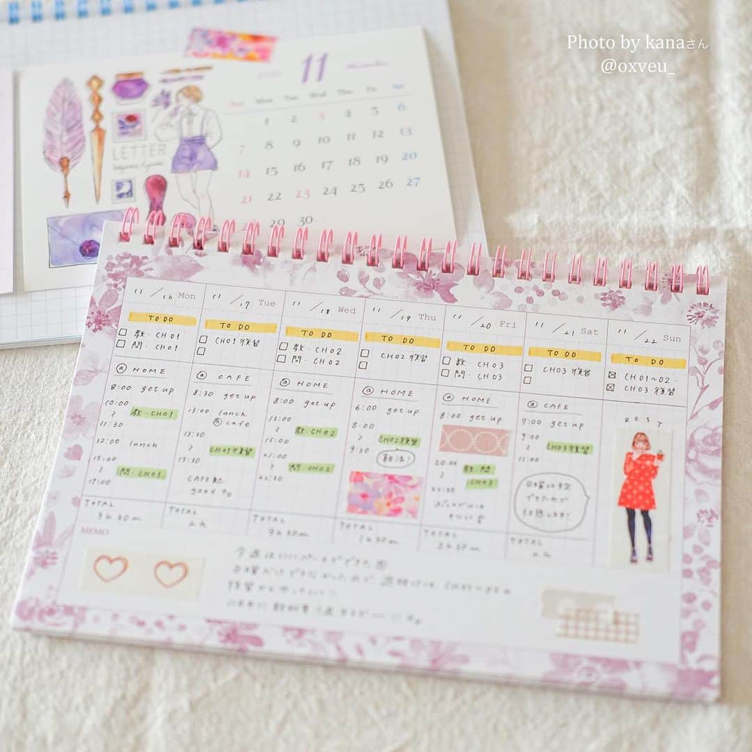 miya(ミヤマアユミ)さんのインスタグラム写真 - (miya(ミヤマアユミ)Instagram)「🆕ウィークリープランナー📕pink  勉強や、趣味、仕事の計画や記録を可愛くできるスタディプランナーを作りました。 1週間ごとのウィークリープランナーと、1日ごとのデイリープランナーがあります。 オマケでTODOリストが付きます。(一足先に出してしまいましたが青とピンクのリストはこの為に作りました)  1/30(土)、31(日)の #冬色プレゼント で受注生産します。  A5サイズのノートなので、持ち歩いたりデスクに置いてボードのように立て掛けたりできます。 使い方は十人十色だと思うので、もしよかったら #miyaスタディプランナー タグで見せてもらえたら嬉しいです。  今回、使用例を素敵な手帳の書き方の写真を掲載されているkanaさん(@oxveu_ )にお願いしました。 ほぼ、お任せだったのですが、想像以上に分かりやすく可愛く撮影してもらえました。マステの使い方等とても参考になります。kanaさんありがとうございました！ kanaさんのアカウントでは見出しの筆記体や、シールの貼り方など可愛く手帳を書くヒントが沢山なので是非そちらもご覧ください。  #artwork #watercolor #水彩 #art #illust #illustration #draw #illustrator #イラスト #イラストレーター #手描き #手書き #アナログ #アナログイラスト #ガールズイラスト #miyamaayumi #ファッション #fashion #ファッションイラスト #手帳 #スケジュール帳 #かばんの中身」1月21日 18時46分 - miya78pic