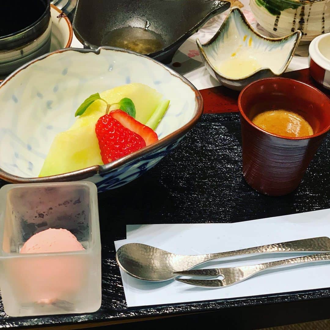 金村義明さんのインスタグラム写真 - (金村義明Instagram)「いつもは、順番に持ってくる部屋食もコロナ禍の中一気出し！ 早飯には、ピッタリ！」1月21日 18時46分 - yoshiaki_kanemura
