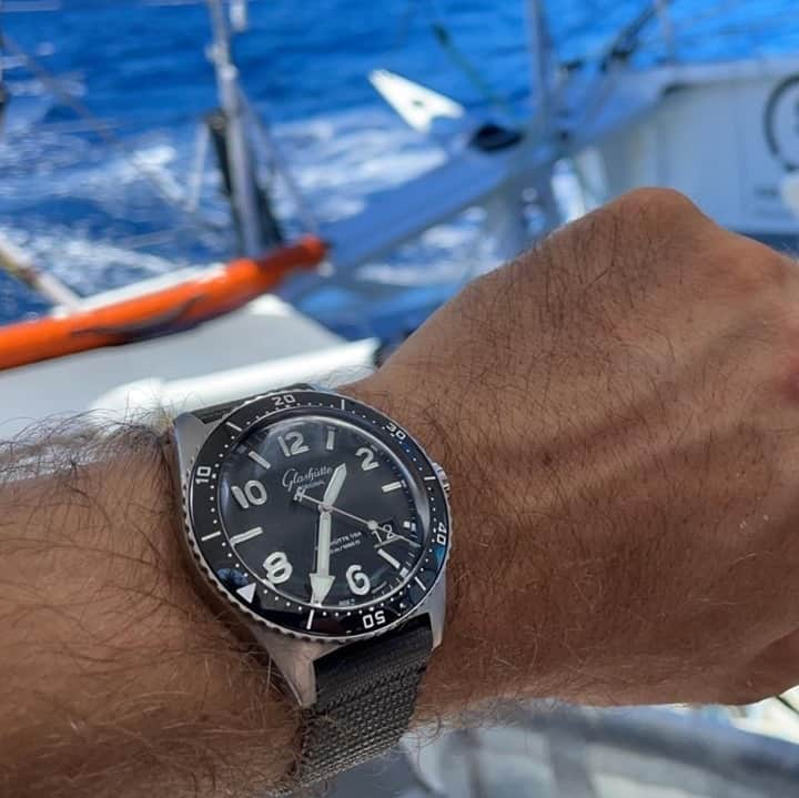 グラスヒュッテさんのインスタグラム写真 - (グラスヒュッテInstagram)「Snapshot from @borisherrmannracing⁠ ⁠ Boris is heading home now. After more than 2 months alone on the oceans with his SeaQ Panorama Date, Boris is currently on his way back to Les Sables d’Olonne. ⁠ ⁠ #BorisHerrmann #BorisHerrmannRacing #VendeeGlobe #ARaceWeMustWin #GlashütteOriginal⁠ #GlashuetteOriginal #SeaQ⁠」1月21日 19時03分 - glashuetteoriginal