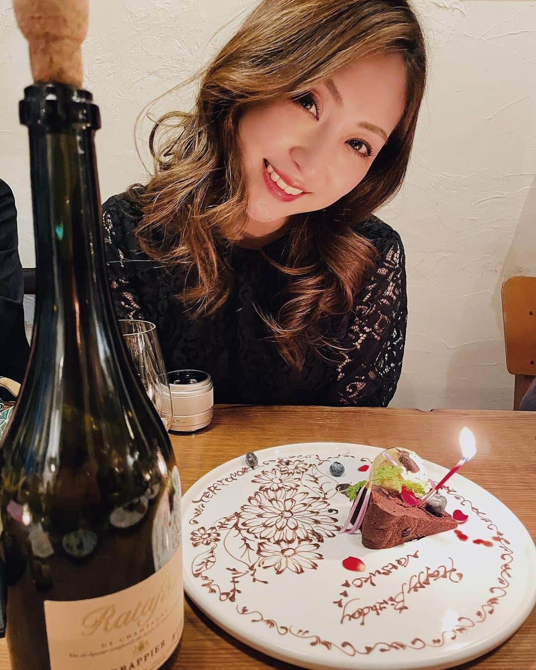 辰巳奈都子さんのインスタグラム写真 - (辰巳奈都子Instagram)「本日。33歳になりました🍰𓂃 .⋆ お祝いの言葉をかけてくれた皆様 ありがとうございます❁⃘*.ﾟ これからも私らしく歳を重ねていきたいと思います✨ 周りの方々への感謝を忘れずに…🌿 みなさま、 これからもよろしくお願いします🥰 #33 #th #bd #birthday」1月21日 19時11分 - tatsumi_natsuko