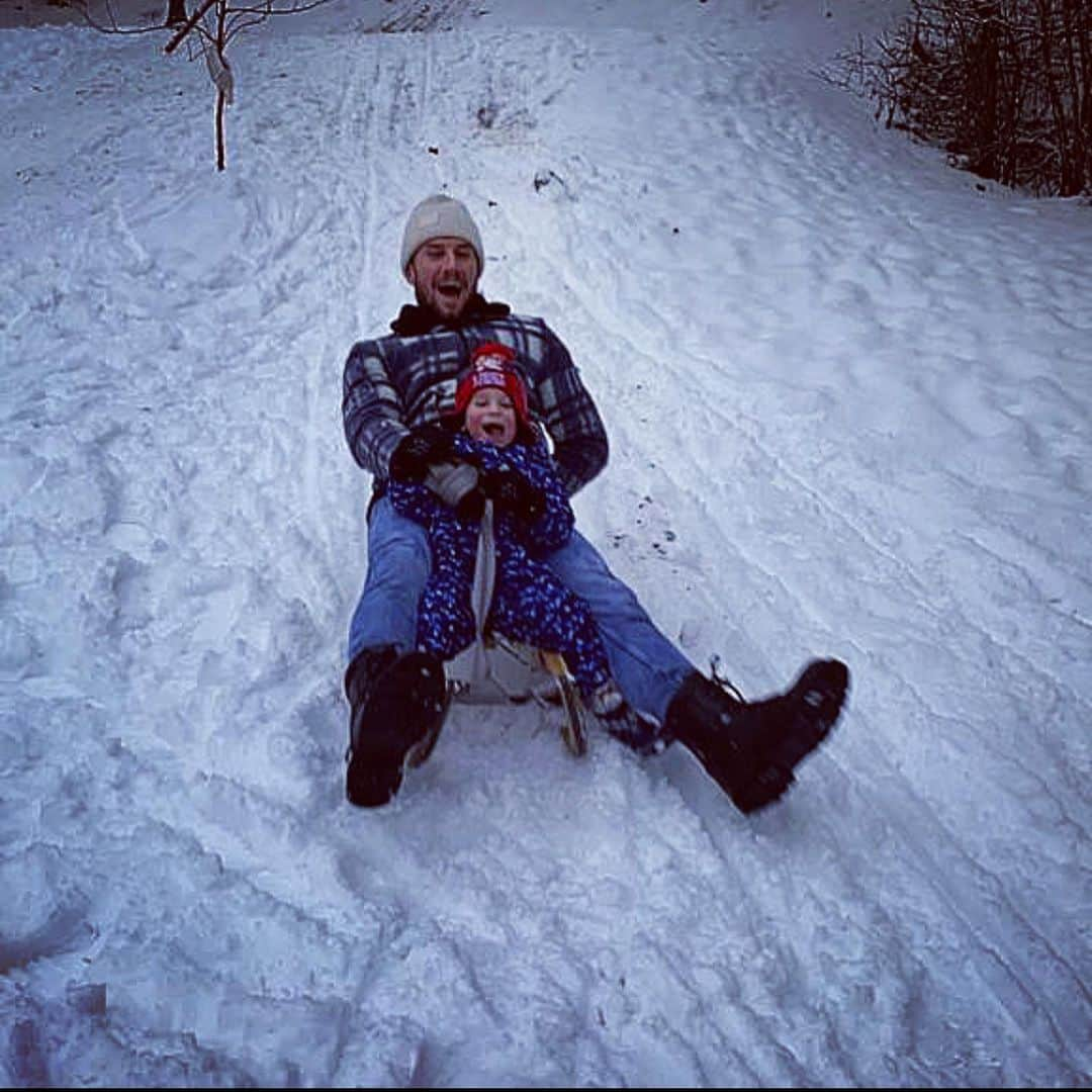 エルミン・ビチャクチッチさんのインスタグラム写真 - (エルミン・ビチャクチッチInstagram)「☃️❄️🥶🛷  #foreveryoung  #tbt #throwbackthursday」1月22日 0時36分 - bico3