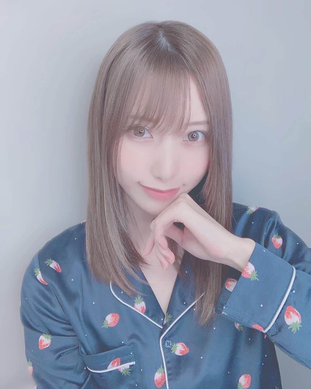 まきせれなのインスタグラム：「春になったらお花見する( ´•̥  ̫ •̥` ) 夏になったらBBQ🥺できるかな🥺 ໒꒱· ﾟ #パジャマ#ネタ切れグラム#ライブ配信#pococha#ゲーム好き#ゲーマー女子#japanesegirl#followｍe」