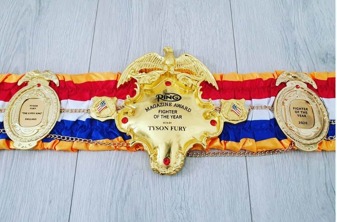 タイソン・フューリーさんのインスタグラム写真 - (タイソン・フューリーInstagram)「Gypsyking strikes again, @ringtv fighter of the year award 2020 belt this looks beautiful I must say. The only active heavyweight to ever hold a ring belt. #Blessedbygod」1月21日 19時30分 - tysonfury