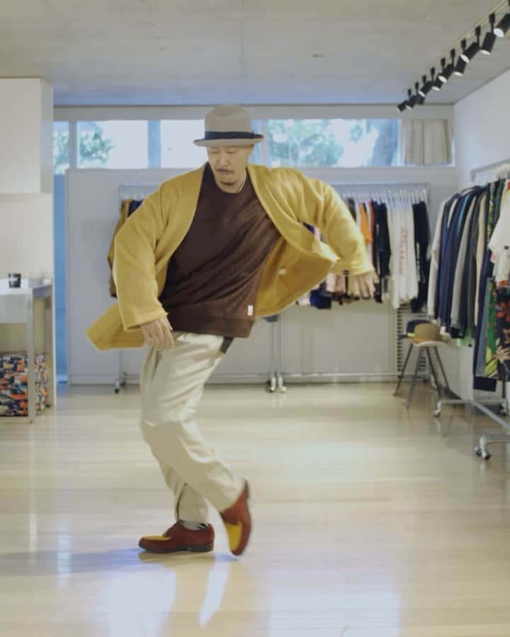 のインスタグラム：「「APPLEBUM Studio Move」 Dancer : RYUZY. @ryuzy_letsboogie . 【Profile】 Let’s Boogie / Santana / Boogie Nation / Ultimate Crew. 94年にダンスチームBABY NAILを結成し数々のイベントに演出し、98年にJSBのメンバーになりアンダーグランドで活動。 99年からJ Soul Brothersでメジャー活動。 JSBを経て様々な活動をし、2006年にLet’s boogieにメンバー入りし2014年にはELECTRIC BOOGALOOSに認められ、EB Familyに加入。 2015年 TOKYO DANCE DELIGHTでBAGHEELAで優勝。 日本、世界的規模のダンスバトルでも数々の結果を残し進化し続け、BASICかつGROOVEYな黒いダンスはマニアックなポッパーからジャンルの壁を越えて数多くのダンサーから絶大な支持を得ている。 自身のブランドMo' Better Funkのデザインなど幅広く活動中。 . Movie @tkwfunkypop」