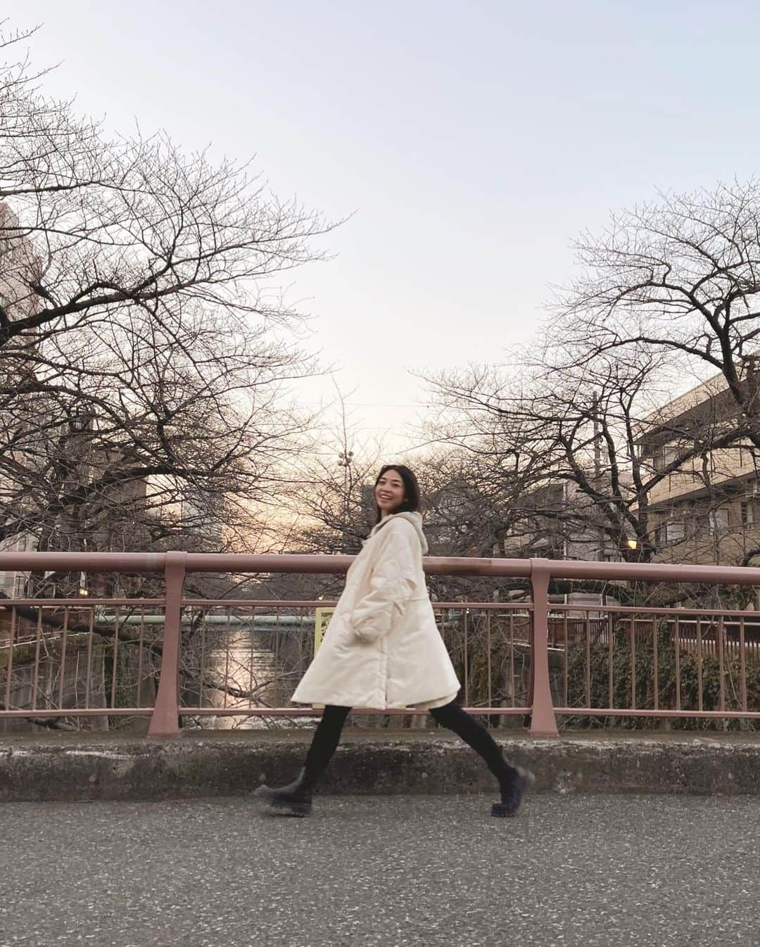 仲美咲のインスタグラム：「ジムで鍛えられて姿勢があきらかに変わってきました！ 体幹がしっかりしてきたのかもっ🙀 . 事務所の方にも良くなったと言って頂けました🙆  @masaya__yamagishi のおかげだ笑ありがとうございます💪🏻 . 今年の目標は体改善だな😏  #ジム#体改善#姿勢#パーソナルトレーニング」