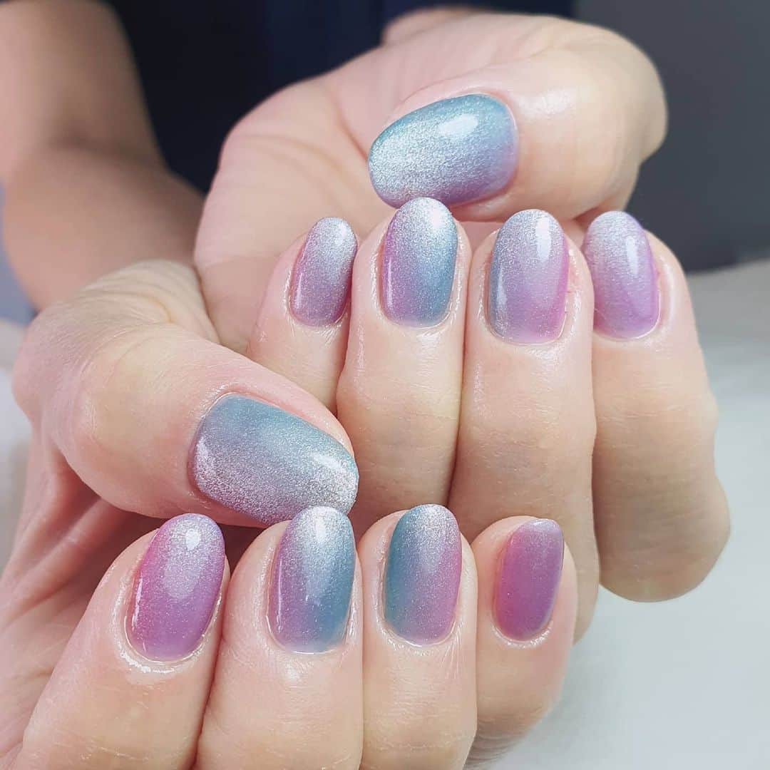 のインスタグラム：「I used PREGEL Peach Drop, Soda Drop and Grape Drop with crystal cat eye effect. Items can be purchased at @nailwonderlandsg 🤗 .   . 🛒 www.nailwonderland.com⁣⁣ 📍20A Penhas Road, Singapore 208184⁣⁣ (5 minutes walk from Lavender MRT)⁣⁣ .  I am currently only able to take bookings from my existing pool of customers. If I have slots available for new customers, I will post them on my IG stories. Thank you to everyone who likes my work 🙏 if you need your nails done, please consider booking other artists at @thenailartelier instead ❤  #ネイルデザイン  #ネイルアート #ネイル #ジェルネイル #nailart #네일아트 #pregel #プリジェル #nails #gelnails #sgnails」