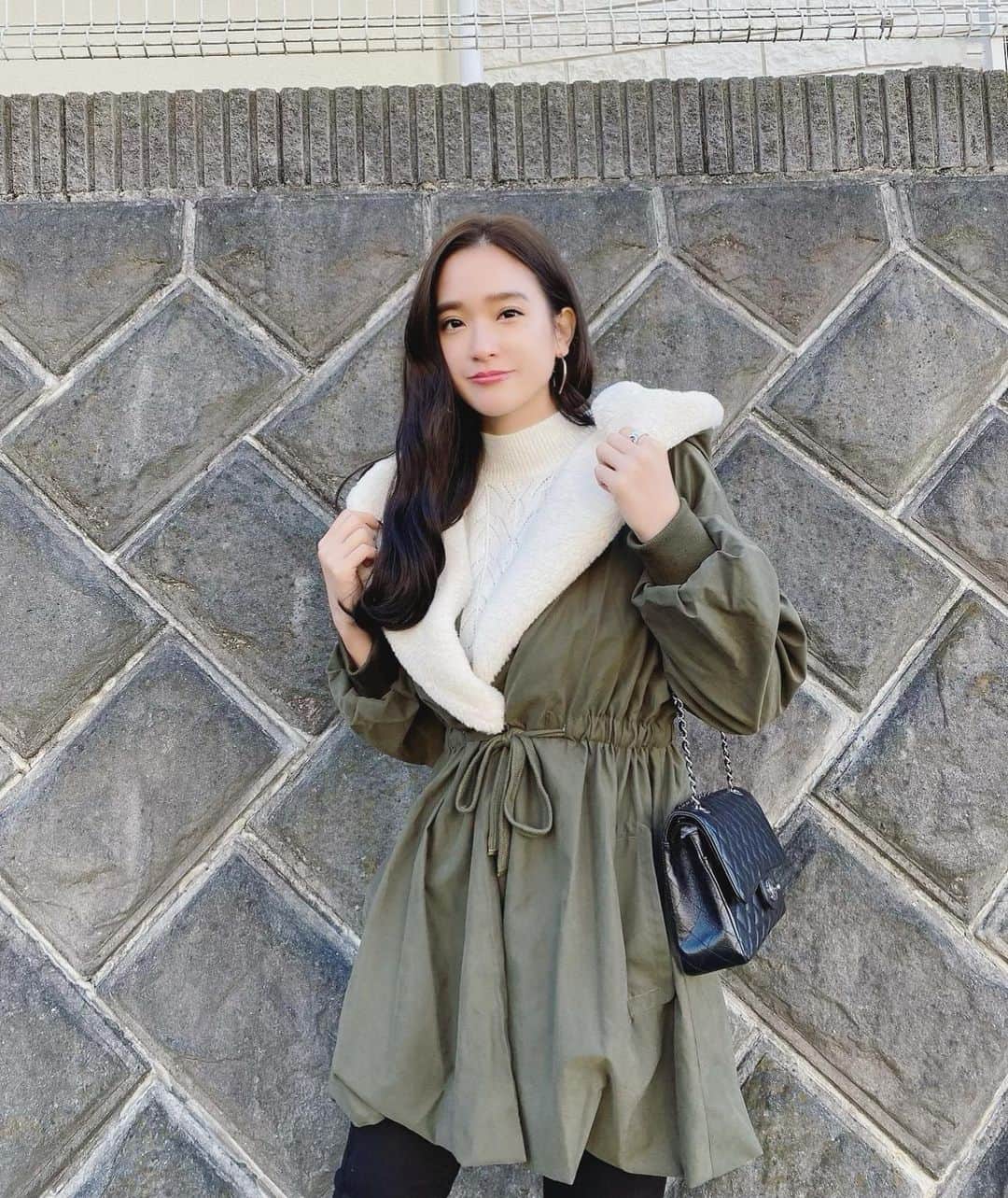 のインスタグラム：「🤍 Tops.. @snidel_official  bag.. @chanelofficial   #fashion #ootd #instafashion #snidel #chanel #コーデ #コーディネート #ファッション #スナイデル #シャネル」