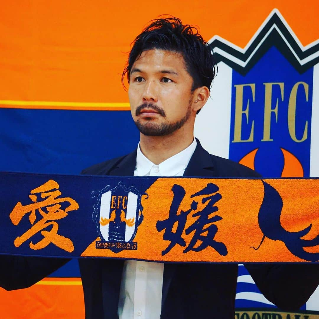 愛媛FCさんのインスタグラム写真 - (愛媛FCInstagram)「2021シーズン新体制発表を行いました。  【新背番号一覧】 No.1 GK #岡本昌弘 No.2 DF #浦田延尚 No.3 DF #西岡大志 No.4 DF #池田樹雷人 No.5 DF #前野貴徳 No.6 MF #小暮大器 No.7 MF #横谷繁 No.8 MF #川村拓夢 No.9 MF #前田凌佑 No.10 FW #藤本佳希 No.11 MF #近藤貴司 No.13 MF #岩井柊弥 No.14 FW #吉田眞紀人 No.16 MF #田中裕人 No.17 FW #榎本大輝 No.18 FW #西田剛 No.19 MF #忽那喬司 No.20 DF #茂木力也 No.21 GK #加藤大智 No.23 DF #三原秀真 No.26 DF #渡邊創太 No.31 GK #辻周吾 No.32 DF #吉田晴稀 No.33 MF #山瀬功治 No.35 DF #大谷尚輝 No.37 GK #秋元陽太 No.39 DF #内田健太 No.41 MF #森谷賢太郎  【キャプテン】 前野貴徳 【副キャプテン】 茂木力也 川村拓夢  #ehimefc  #原点回帰」1月21日 20時15分 - ehimefc12