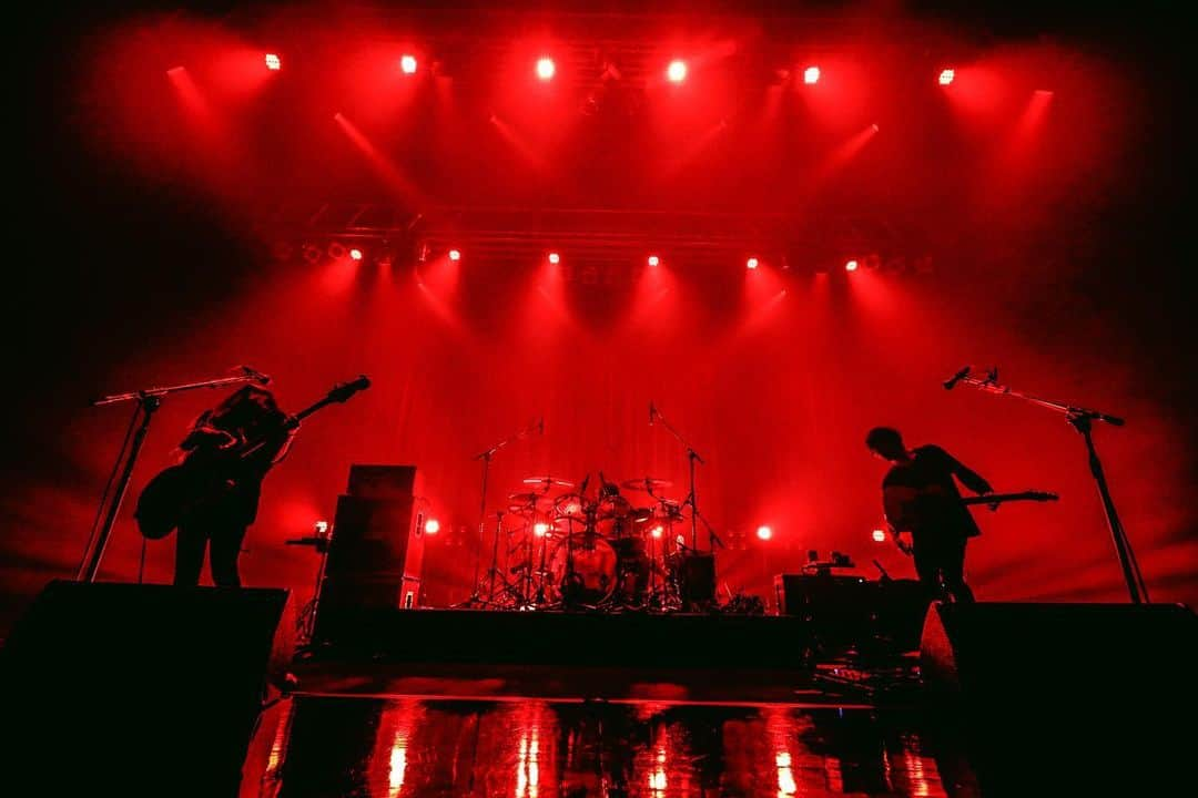 345のインスタグラム：「先日のツアー初日KT Zepp Yokohama、ありがとうございました！ そしてシングル「Perfake Perfect」が発売されました。みなさま、ぜひぜひ聴いてください。YouTubeでMVも公開されています、こちらもぜひ！👻  #凛として時雨 #ktzeppyokohama  #perfakeperfect」