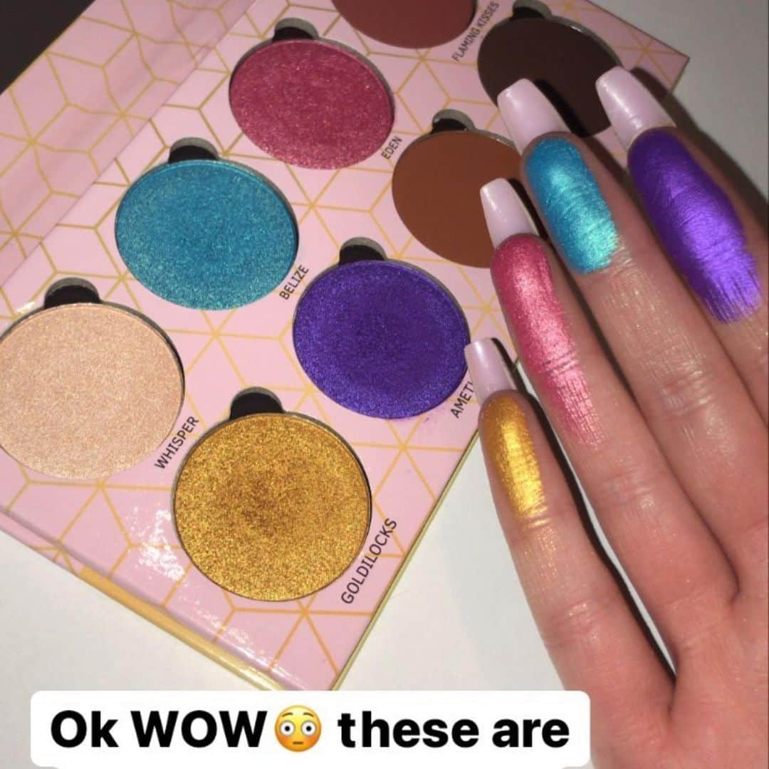Makeup Addiction Cosmeticsさんのインスタグラム写真 - (Makeup Addiction CosmeticsInstagram)「Not even 2 months since we launched and our Flaming love 𝑅𝑒𝒷𝒾𝓇𝓉𝒽 palette is SOLD OUT! 😳😳😳 Lost for words! Luckily restock next week, back on January 29th! 😍😍 You can preorder yours now so you don’t miss out again!!! We ship worldwide 🥳🥳 #makeupaddictioncosmetics #brownmelaninmua #wakeupandmakeup #FlamingLoveYourself #flaminglovepalette #flamingloverebirth #loveyourself #trendmood1 #makeupworldnews #beautybloggers #beautyblog #newproduct #glamouruk #trendmood」1月21日 20時30分 - makeupaddictioncosmetics