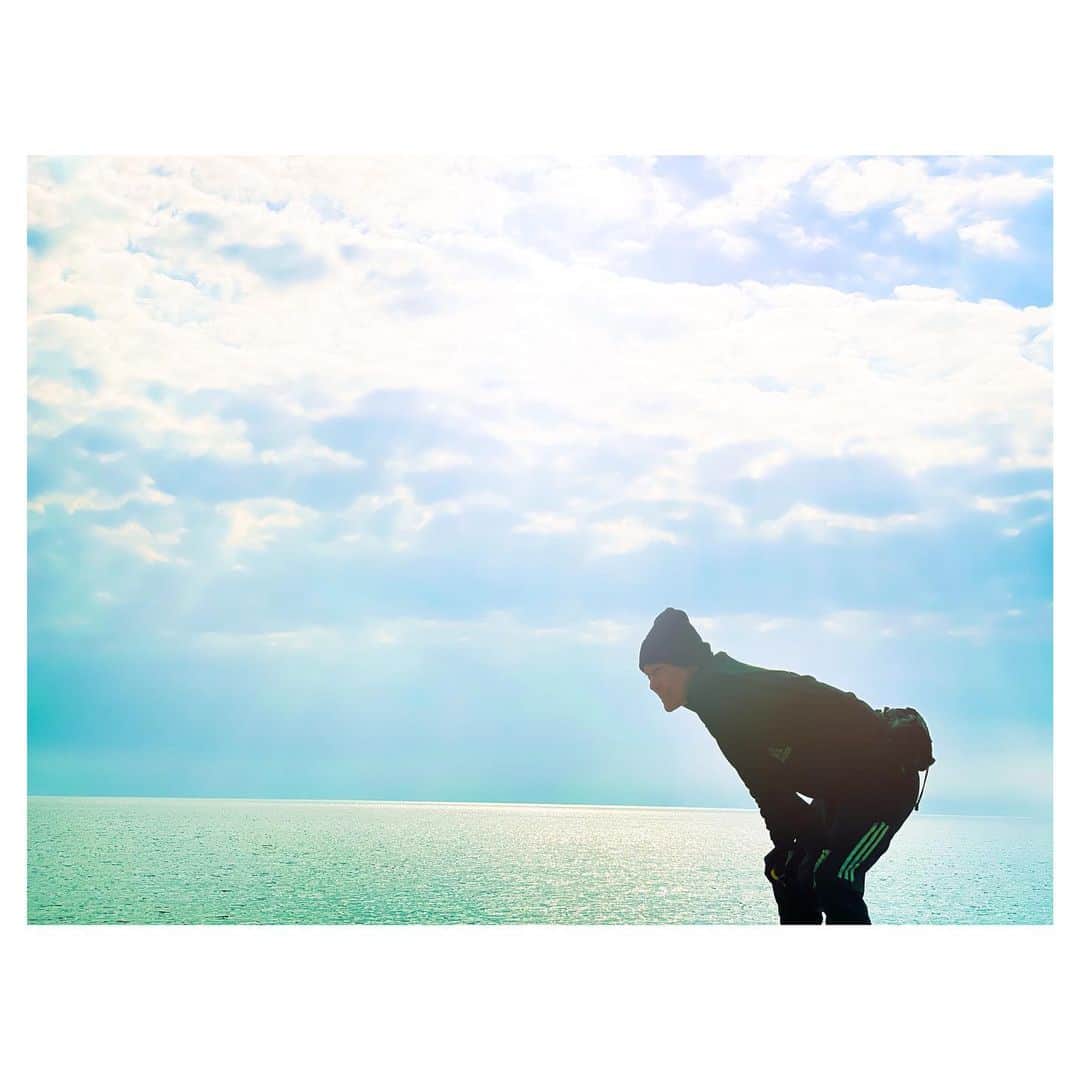 元木行哉のインスタグラム：「今日は暖かかったのでビーチでトレーニング！💪 ﻿ #staysafe #トレーニング #瀬戸内海 #海 #beach #コロナに負けるな #training #元木行哉 #山口県」