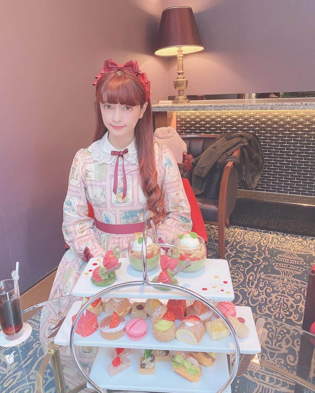 青木美沙子さんのインスタグラム写真 - (青木美沙子Instagram)「@royalparkhotel.tokyo  さんの🍓アフタヌーンティー イチゴの鍵モチーフのチョコレートが可愛すぎる🍫 3月31日まで開催中(1月23日から2月14日はバレンタインアフタヌーンティーになる為中断)」1月21日 20時39分 - misakoaoki