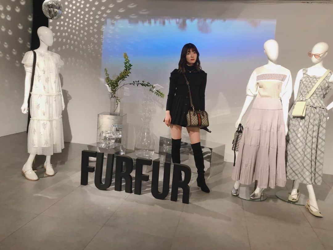 日下部美愛のインスタグラム：「マッシュの展示会に‪‪❤︎‬ SS注文する季節になったなんて早いよなあ FURFURとCELFORDで注文しました 早く届かないかな〜今からわくわくです☻  #furfur #celford  #photo #japan #model #me #hair #fashion #fashionblogger #makeup  #followme #instagood #camera #instadaily #dailylook #한국 #맞팔 #사진 #데일리」