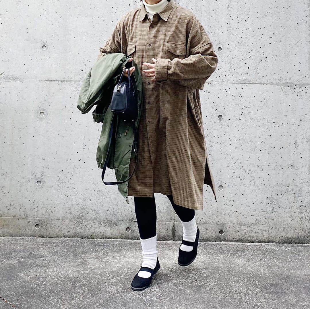 ryokoさんのインスタグラム写真 - (ryokoInstagram)「▪︎ . ビッグなネルシャツとm65 . . . shirt #whowhat  jacket #military #m65 shoes #moonstar bag #artsandscience」1月21日 20時56分 - ryo___ka