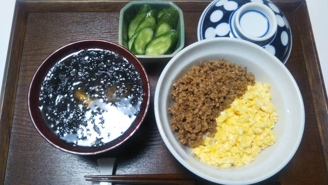 伊藤修子さんのインスタグラム写真 - (伊藤修子Instagram)「何を作ろうか迷いましたが2色丼になりました。」1月21日 20時54分 - itoshuko