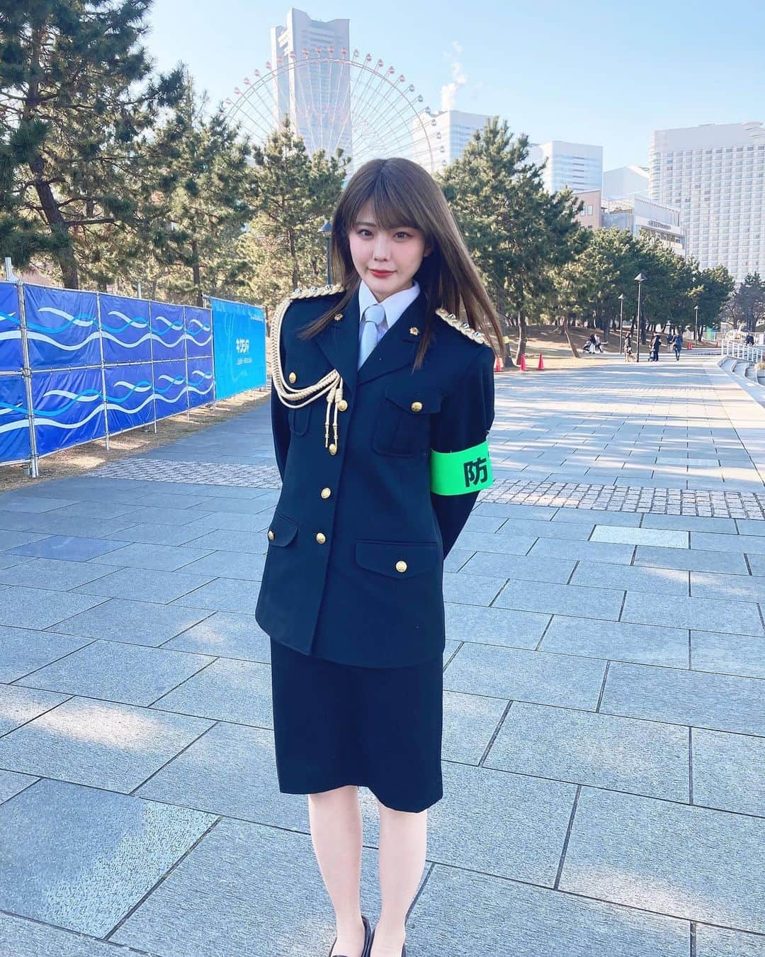 川村虹花さんのインスタグラム写真 - (川村虹花Instagram)「今日は神奈川県警さんの防犯パトロールに参加させて頂きました！ 昔から何度も行っている、VIVRE横浜店さんをパトロールしました！ 自分が警察官の制服をきて、VIVREを歩くのはとても不思議な気持ちでした。☺️ 午前中には、とある撮影もしたので解禁をお楽しみにしててください🤫 約4年間神奈川県警さんにお世話になりました。 私の地元でもある横浜で沢山活動させて頂き、 ほんとにほんとに幸せな時間でした。 神奈川県警さんに感謝でいっぱいです。 神奈川が大好きです。 制服を着れるのが最後なのかぁ😭 寂しいです😭 #神奈川県警 #痴漢 #盗撮 #防犯パトロール #仮面女子 #川村虹花」1月21日 21時04分 - nanaka_kawamura